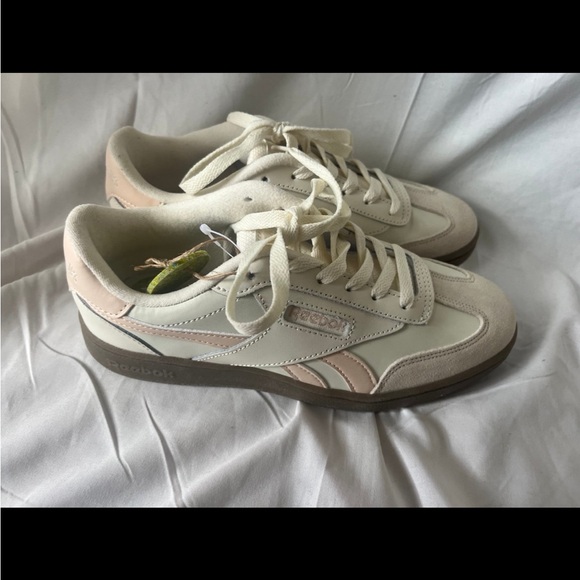 women's REEBOK Forte Lounger Double Up Sneaker in cream/pink/gum color way - Picture 2 of 5